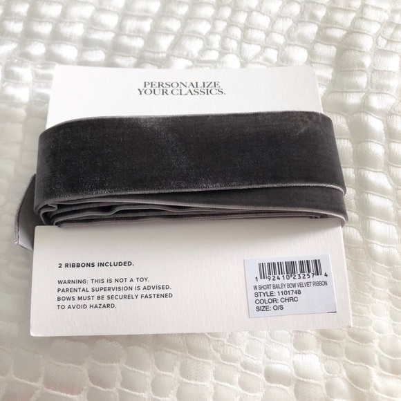 🆕Women’s Ugg Short Bailey Bow Ribbon Pair - Picture 2 of 2